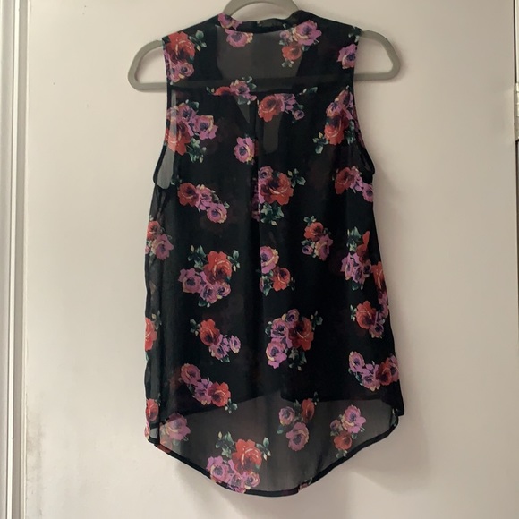 Flowy, sheer, light for summer, tank - Picture 2 of 4